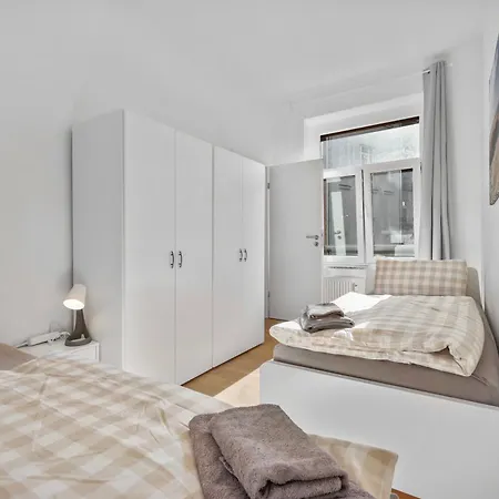 Lea 4 Raeume 2 Duschen 2 Kuechen Appartement Leipzig